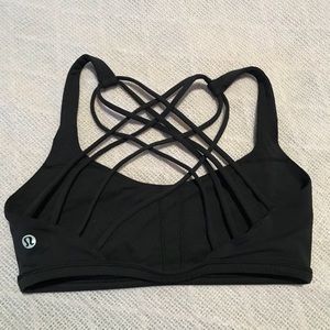 Lululemon Free to be (wild) Sports Bra